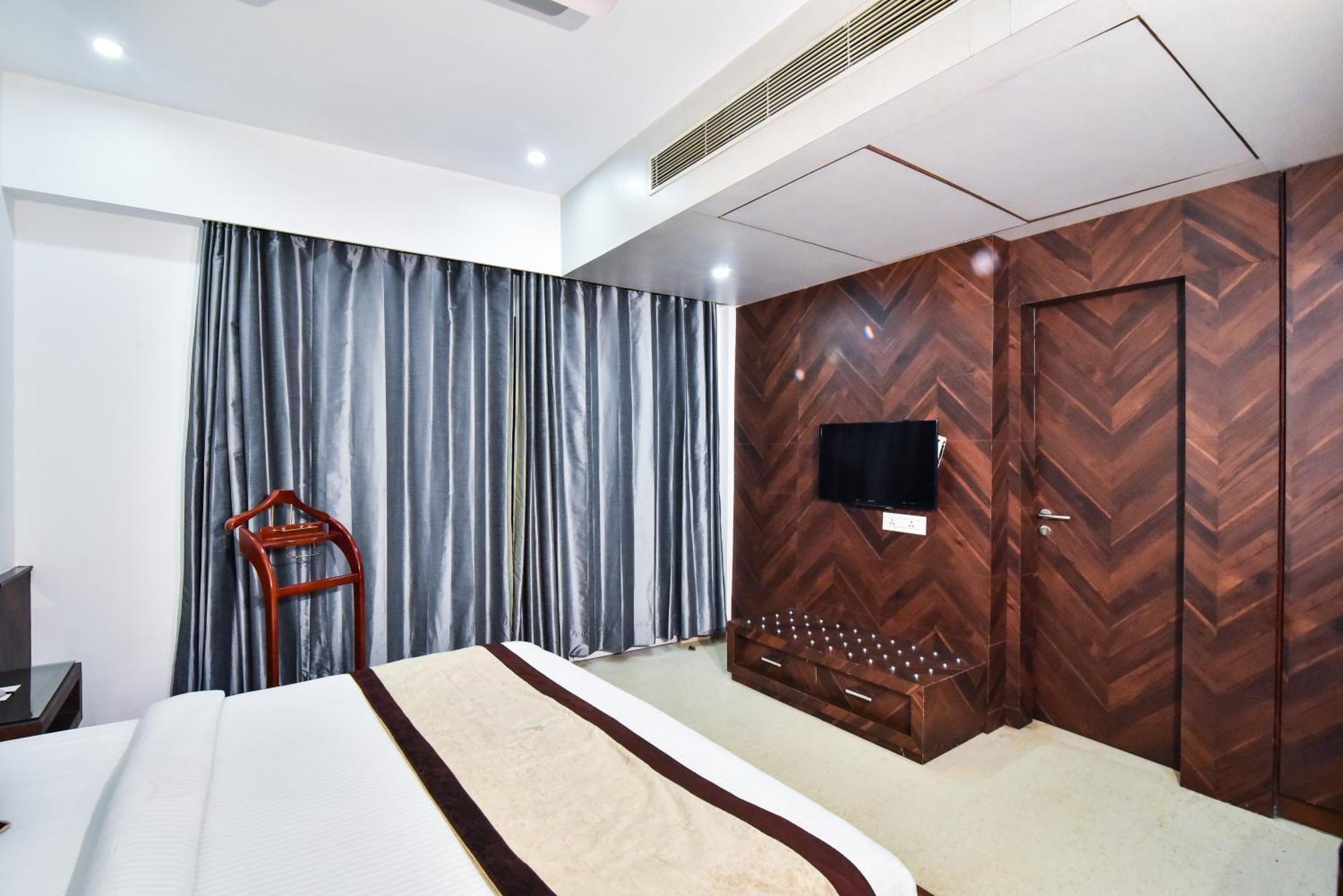 Sawera Grand Hotel Amritsar Exterior foto